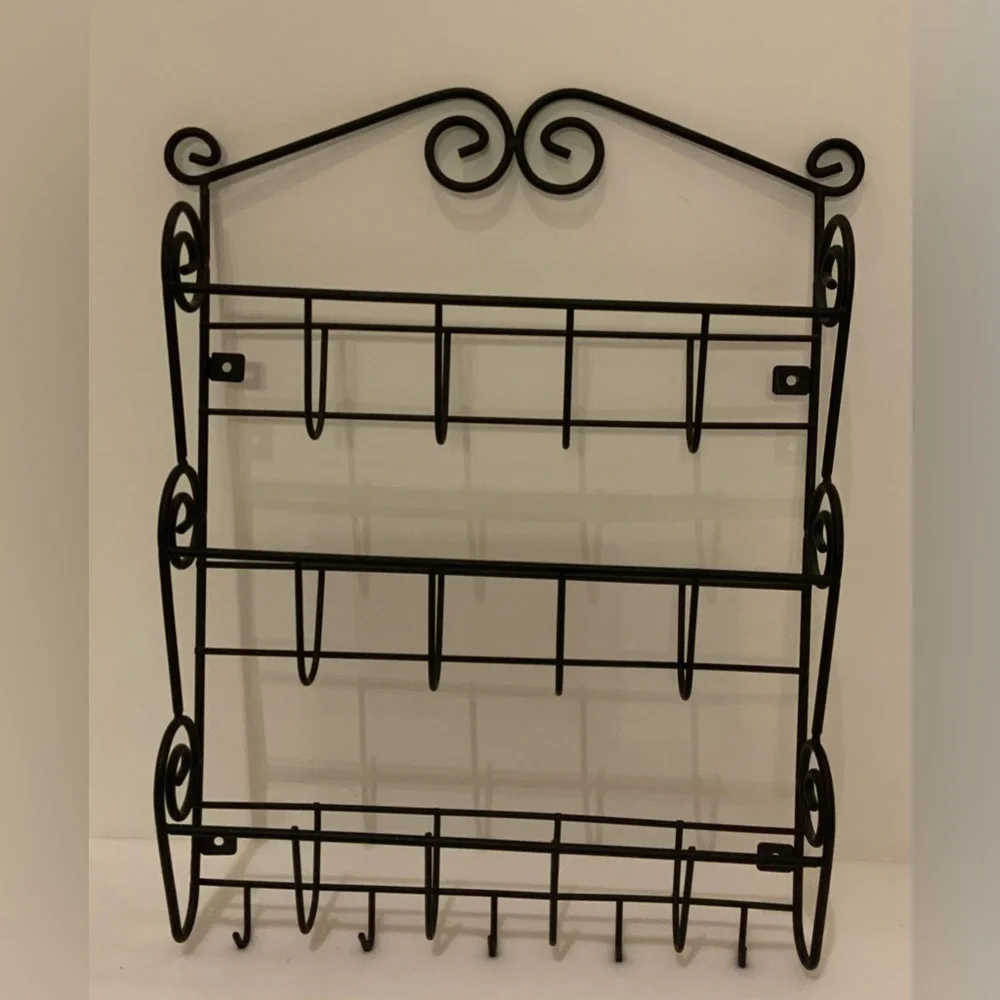 Black Metal Letter/Mail Holder 10 x 14